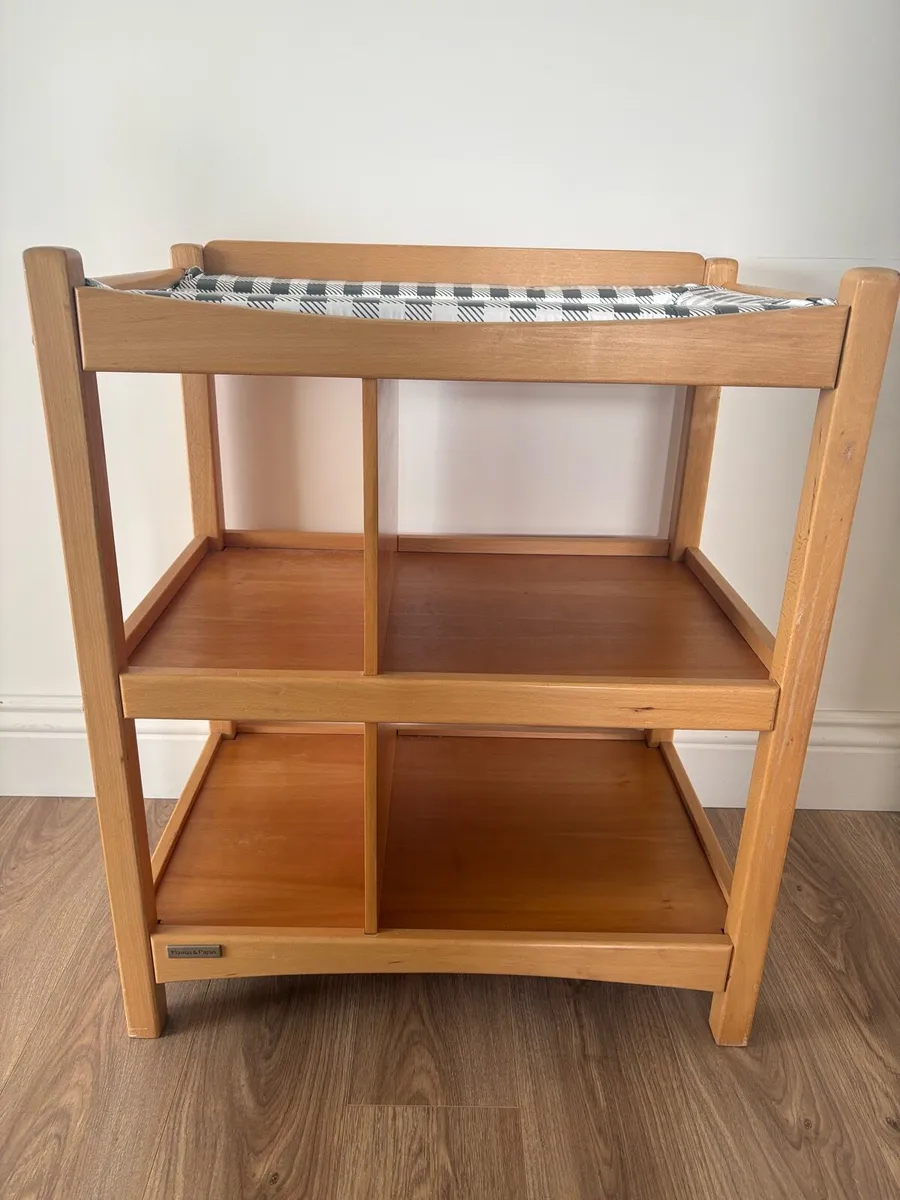 Baby changing unit