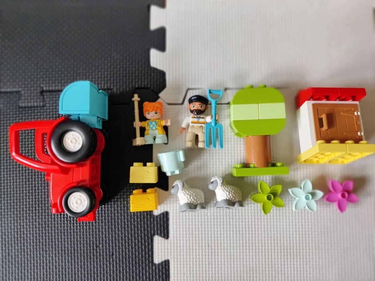 Lego Duplo Farm Tractor & Animal Care - Image 2