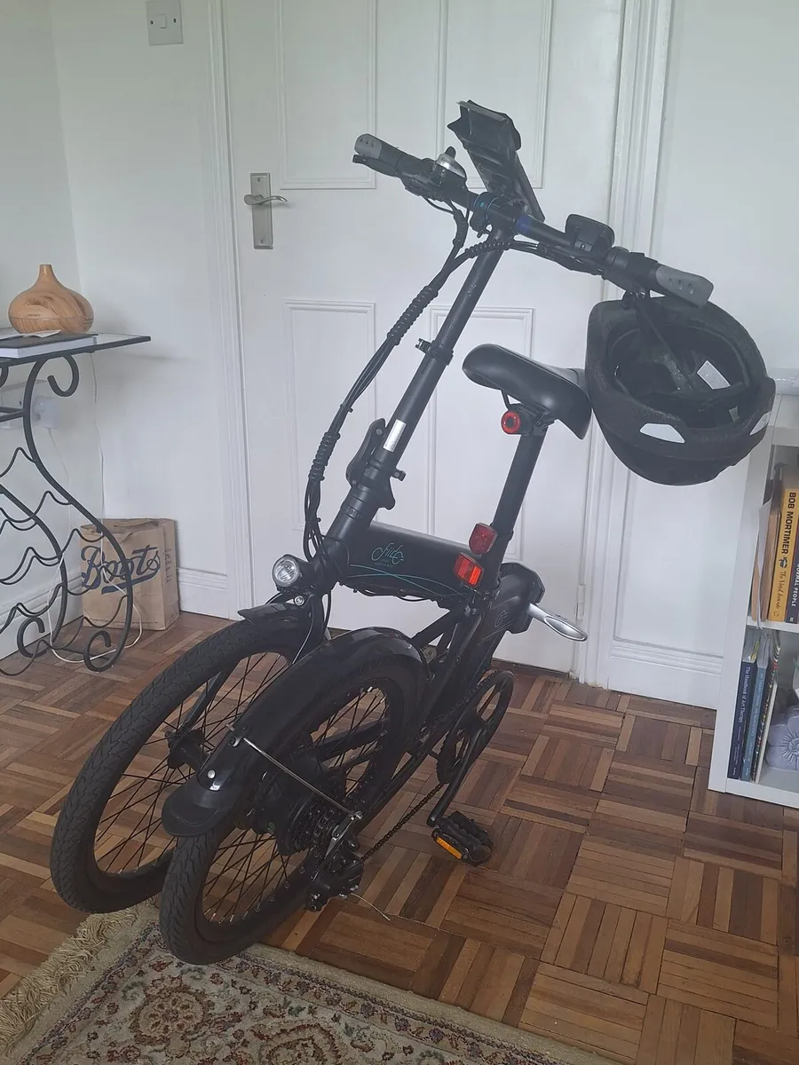 Fiido folding E-bike - Image 3