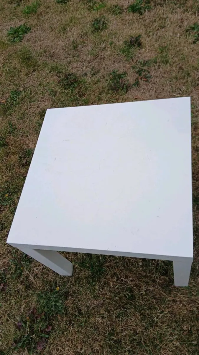 Small white table - Image 2