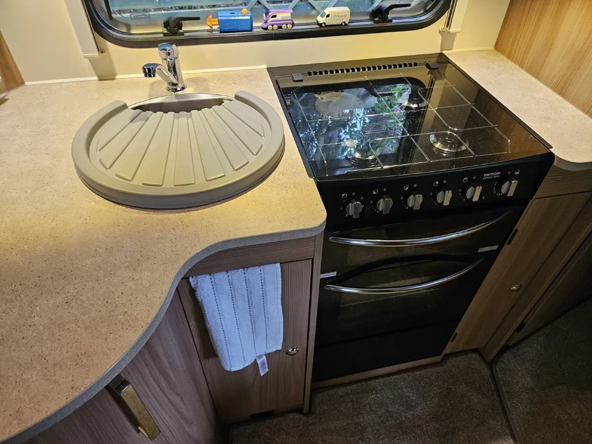 Caravan - Image 3