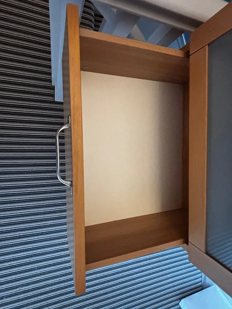 Bedroom furniture - Tall boy - Image 3
