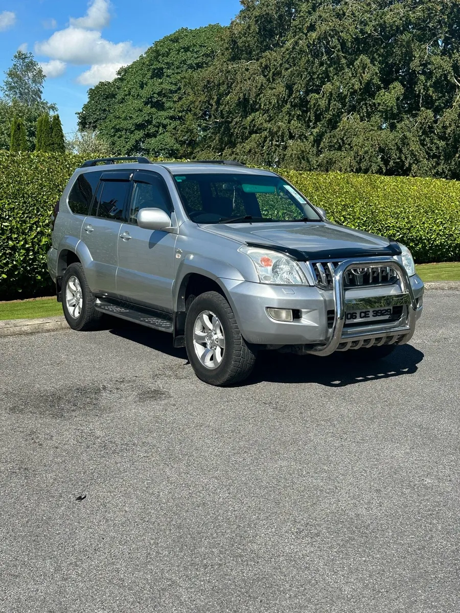Toyota Landcruiser crewcab - Image 1