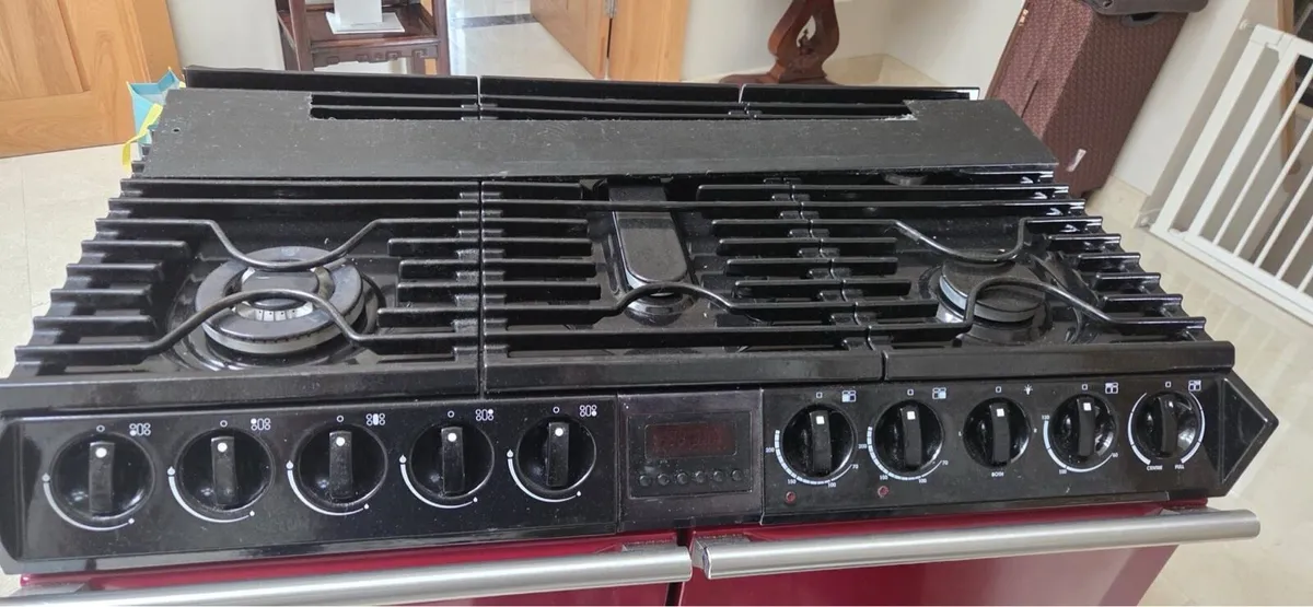 Kitchen stove - Image 1