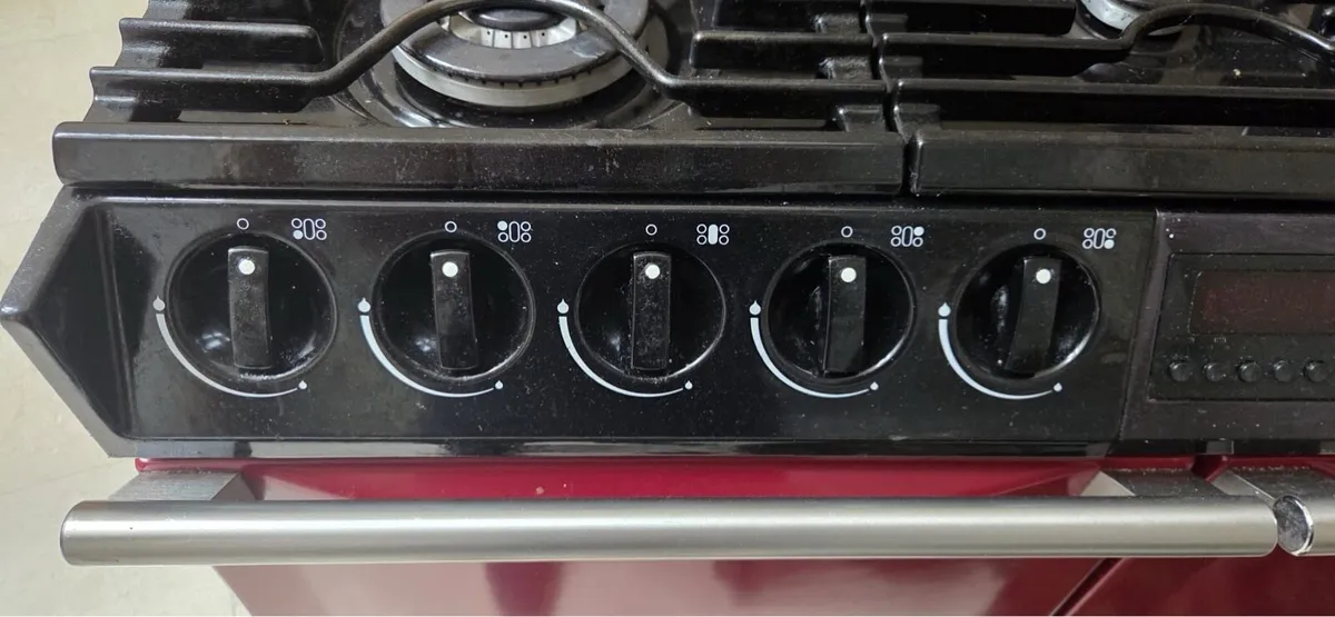Kitchen stove - Image 3