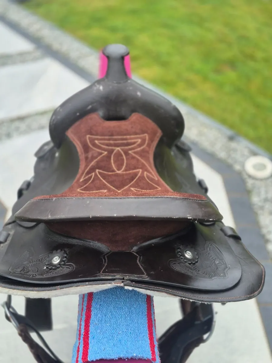 Western saddle - Image 2