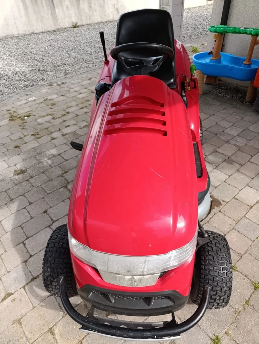 Ride on lawnmower honda 2417 - Image 2
