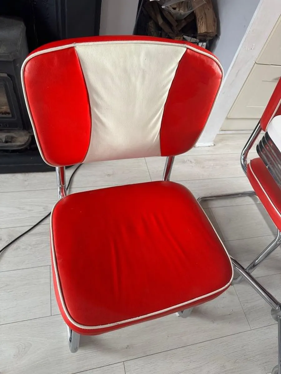 Eddie Rockets table and chairs - Image 4