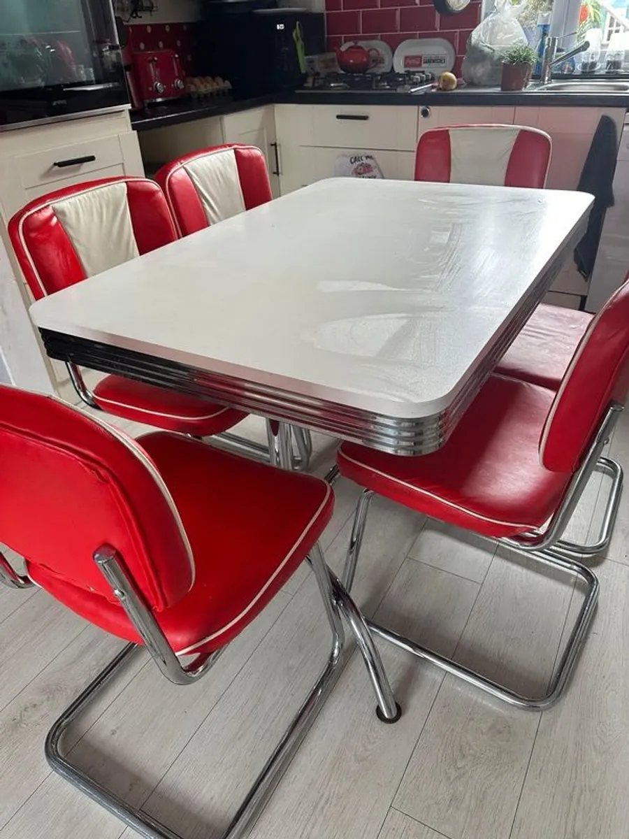 Eddie Rockets table and chairs - Image 1