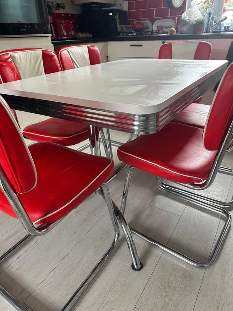 Eddie Rockets table and chairs - Image 2