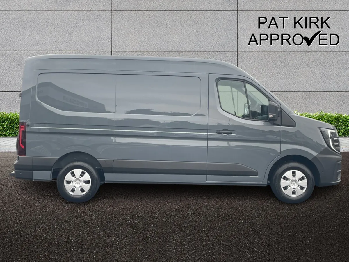 Nissan Interstar 2.0 dci 150ps H2 Tekna Van - Image 3