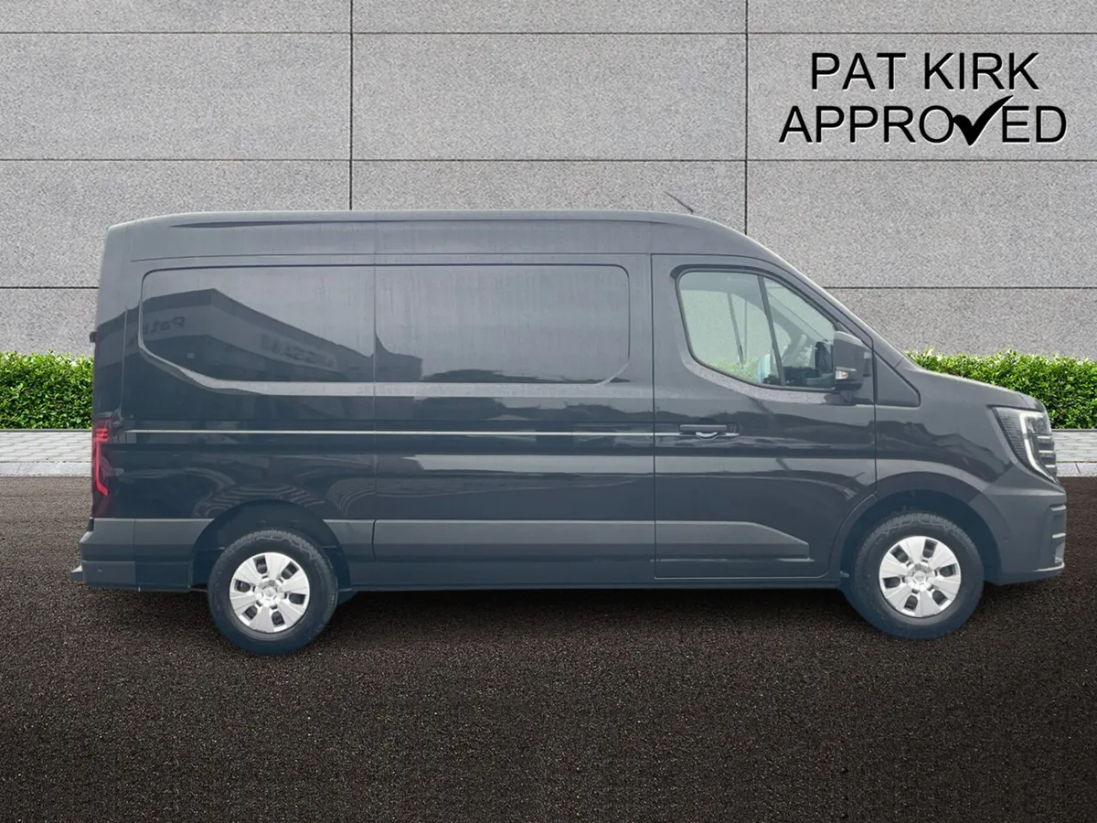 Nissan Interstar 2.0 dci 150ps H2 Tekna Van - Image 3