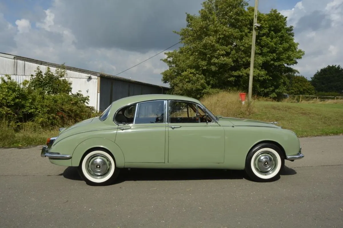 Jaguar 240 Mk2 - Image 3