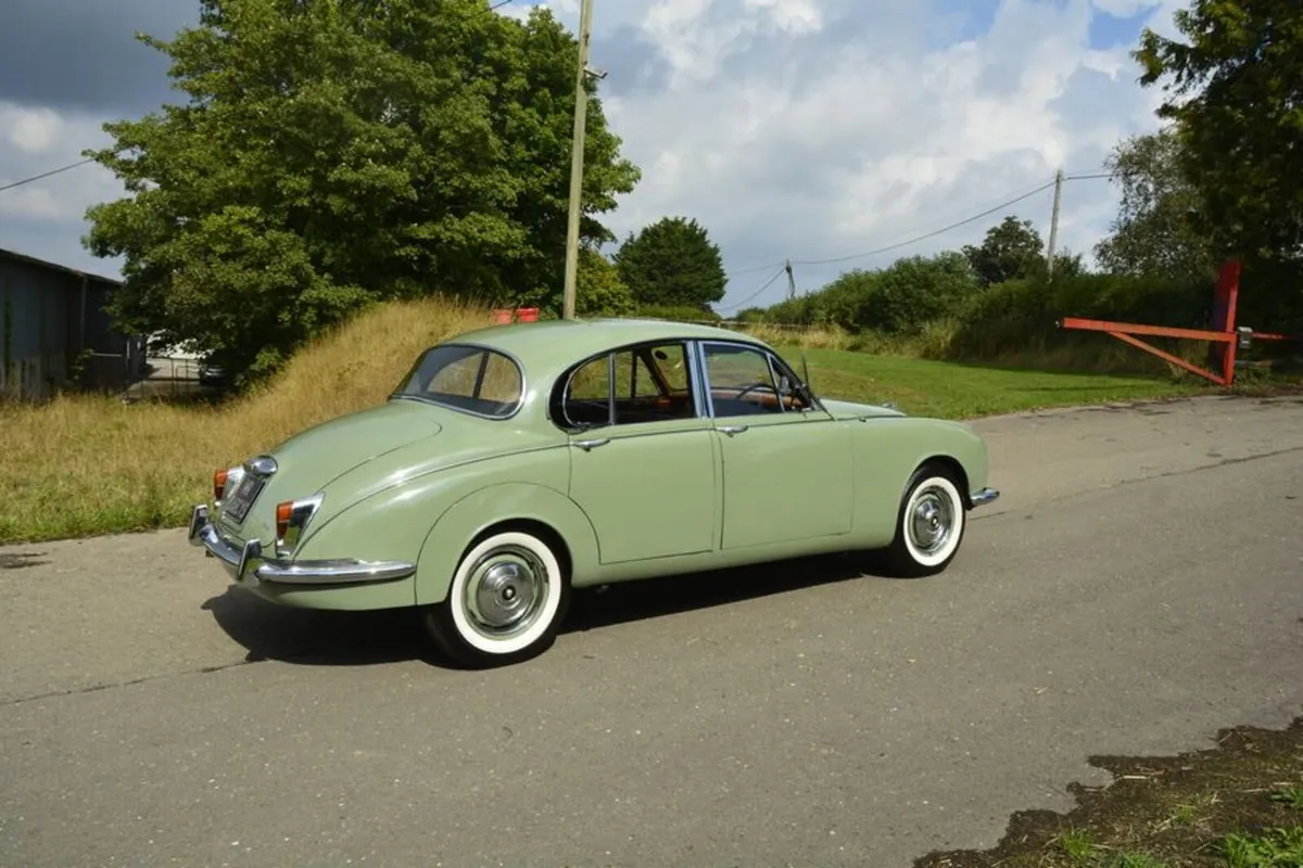 Jaguar 240 Mk2 - Image 4