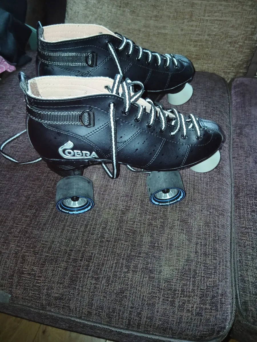Derby roller blades/skates - Image 4