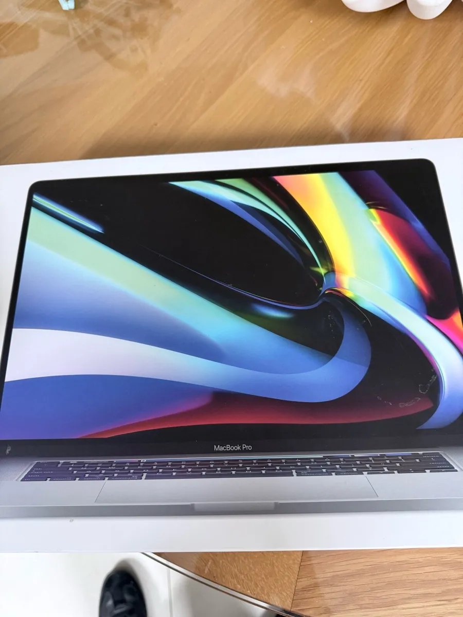 MacBook Pro 16 2019 intel i7 - Image 1