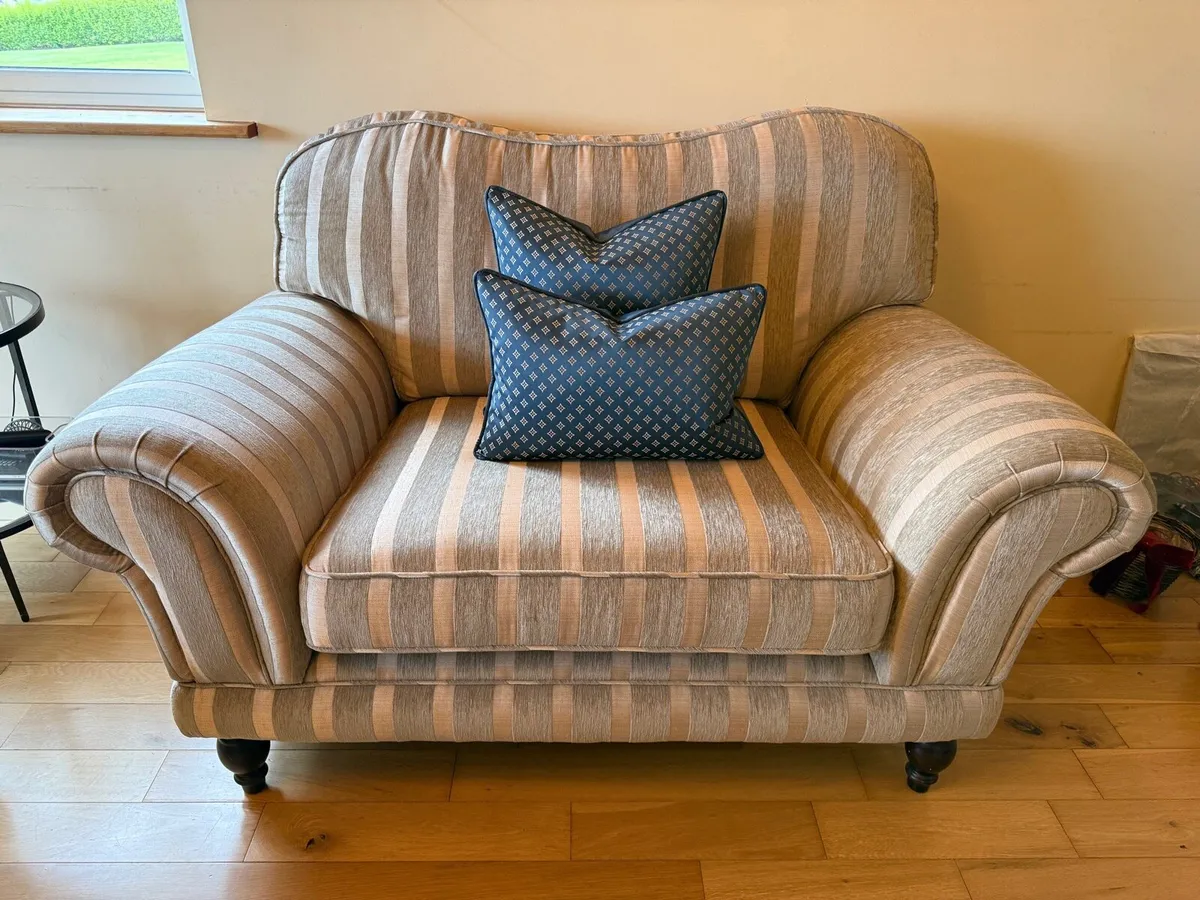 Luxury Sofa Suite with Footstool & Cushions - Image 4