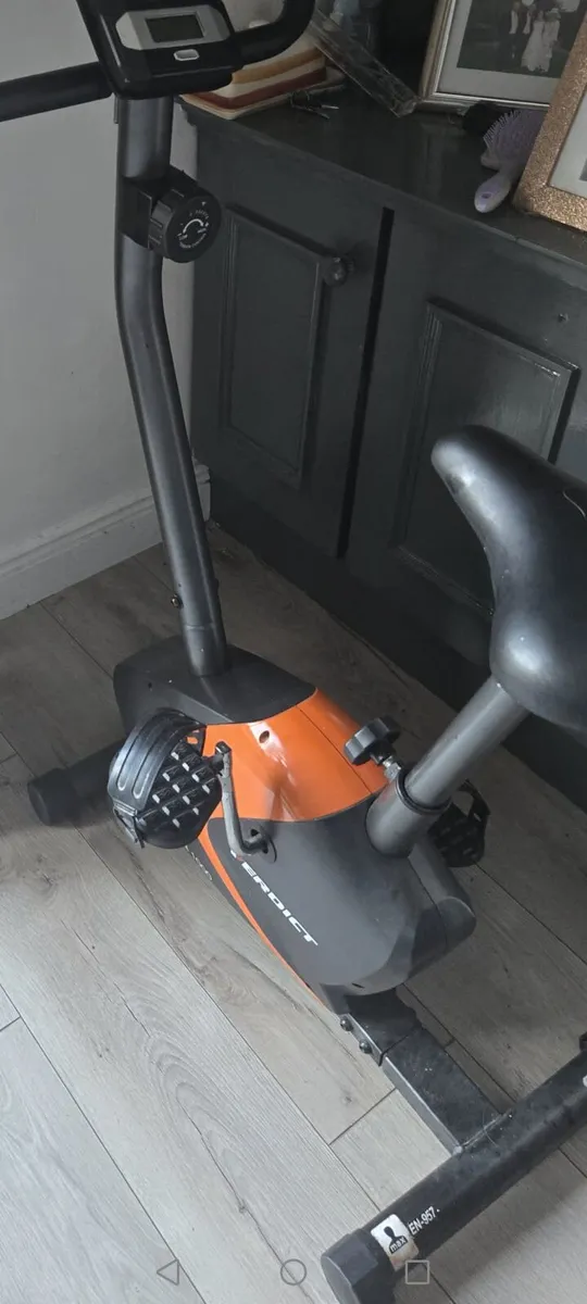 Exercise bike - Image 2