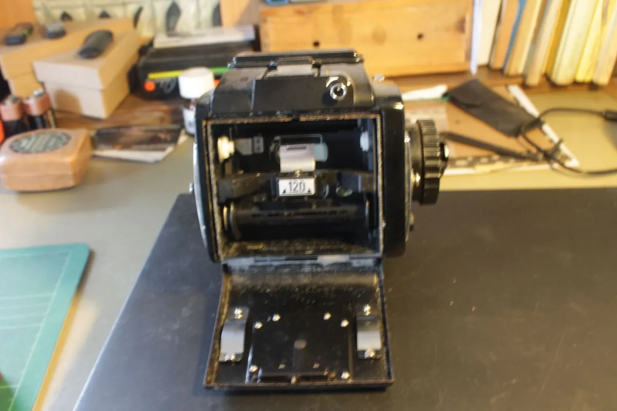 Mamiya 645 medium format camera. - Image 3