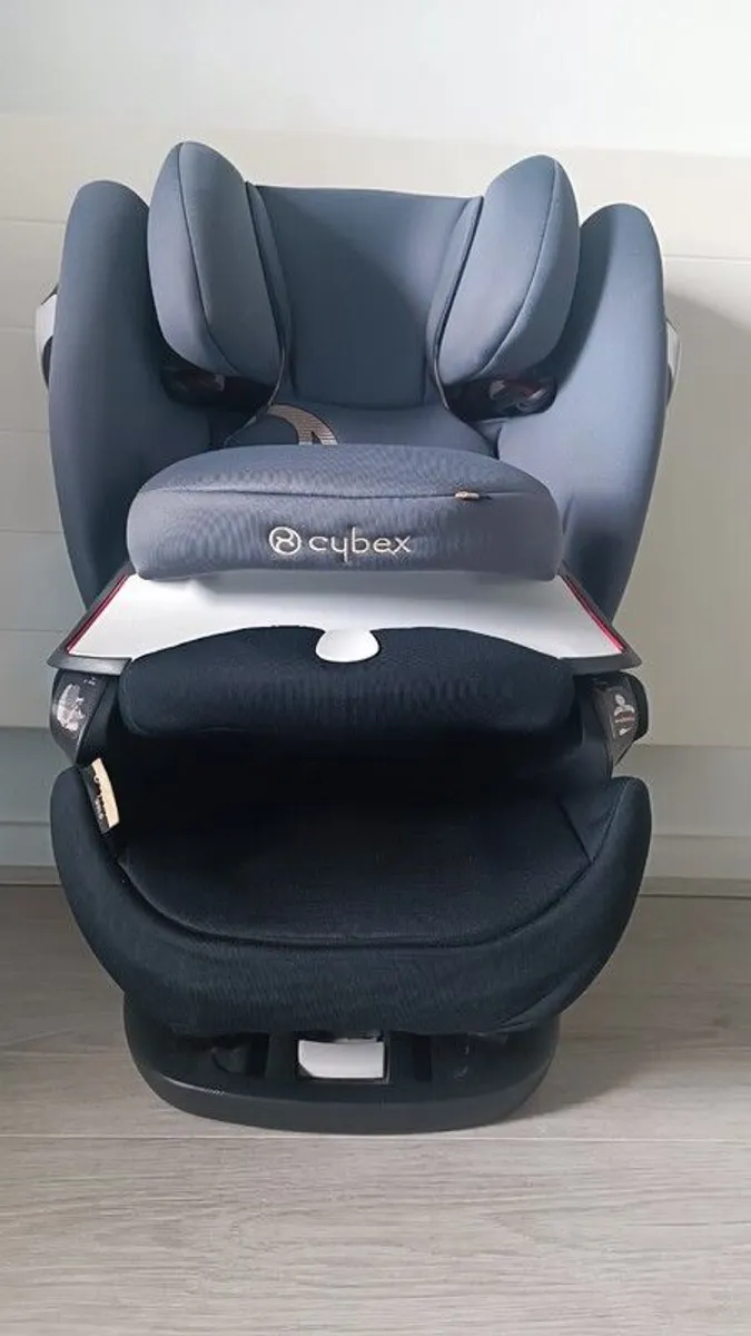 Cybex Pallas car seat (9 months to 12 years) - Image 1