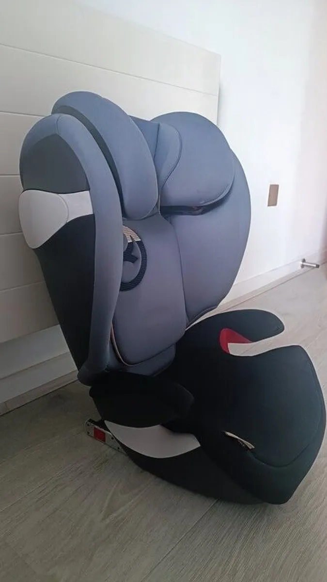 Cybex Pallas car seat (9 months to 12 years) - Image 3