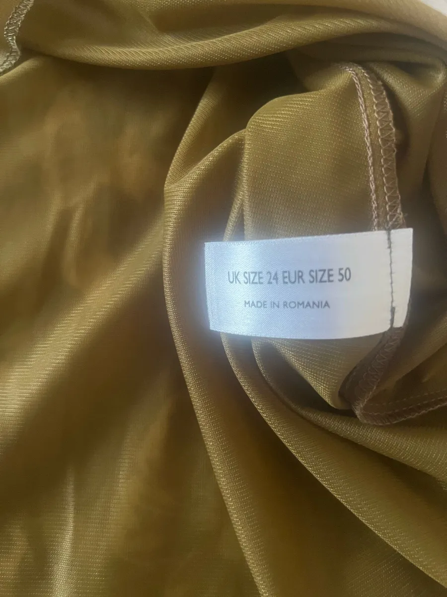 Ladies skirt size 24 €10 - Image 4