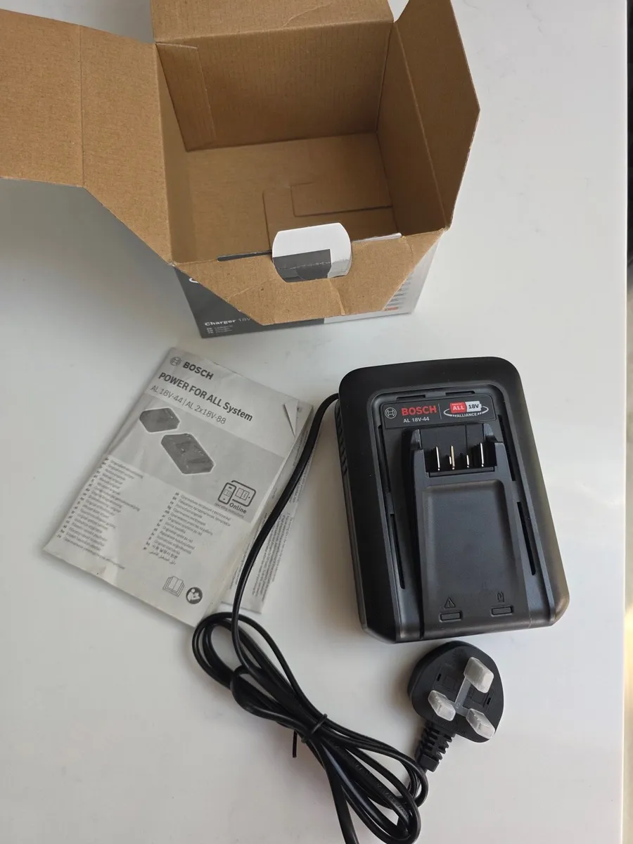 Bosch 18v battery charger - Image 1