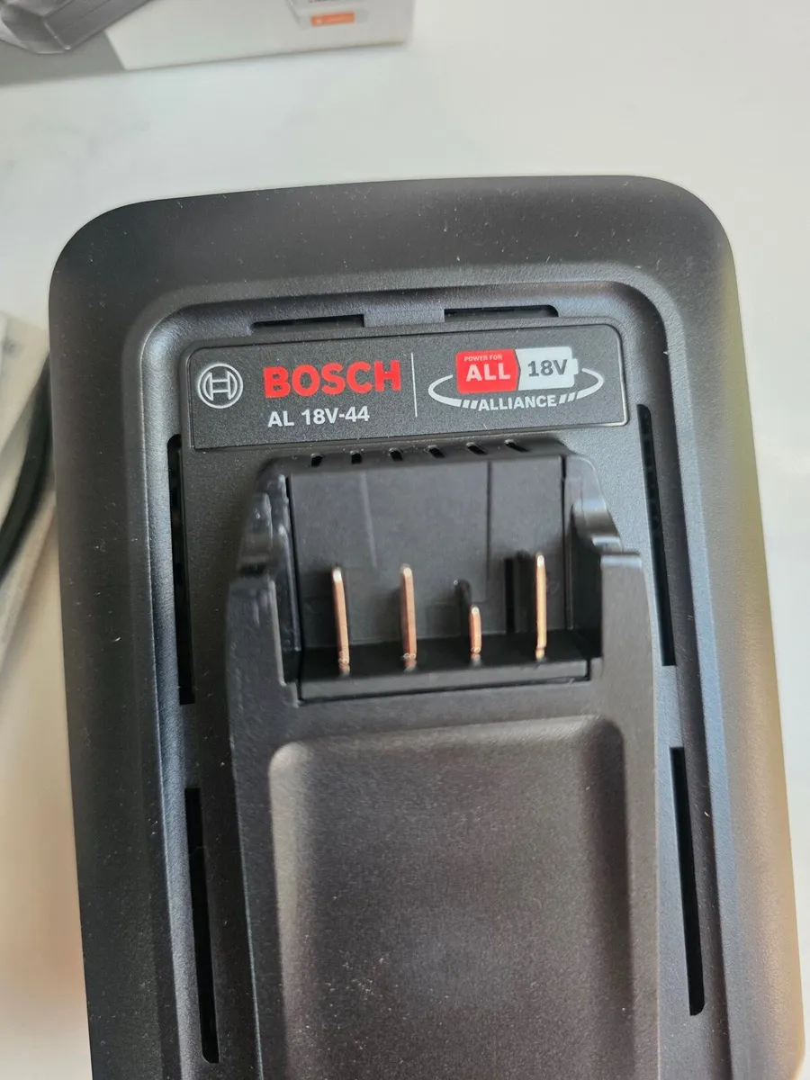 Bosch 18v battery charger - Image 3