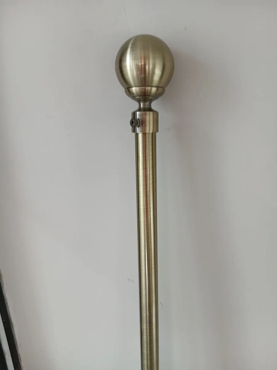 Curtain pole - Image 1