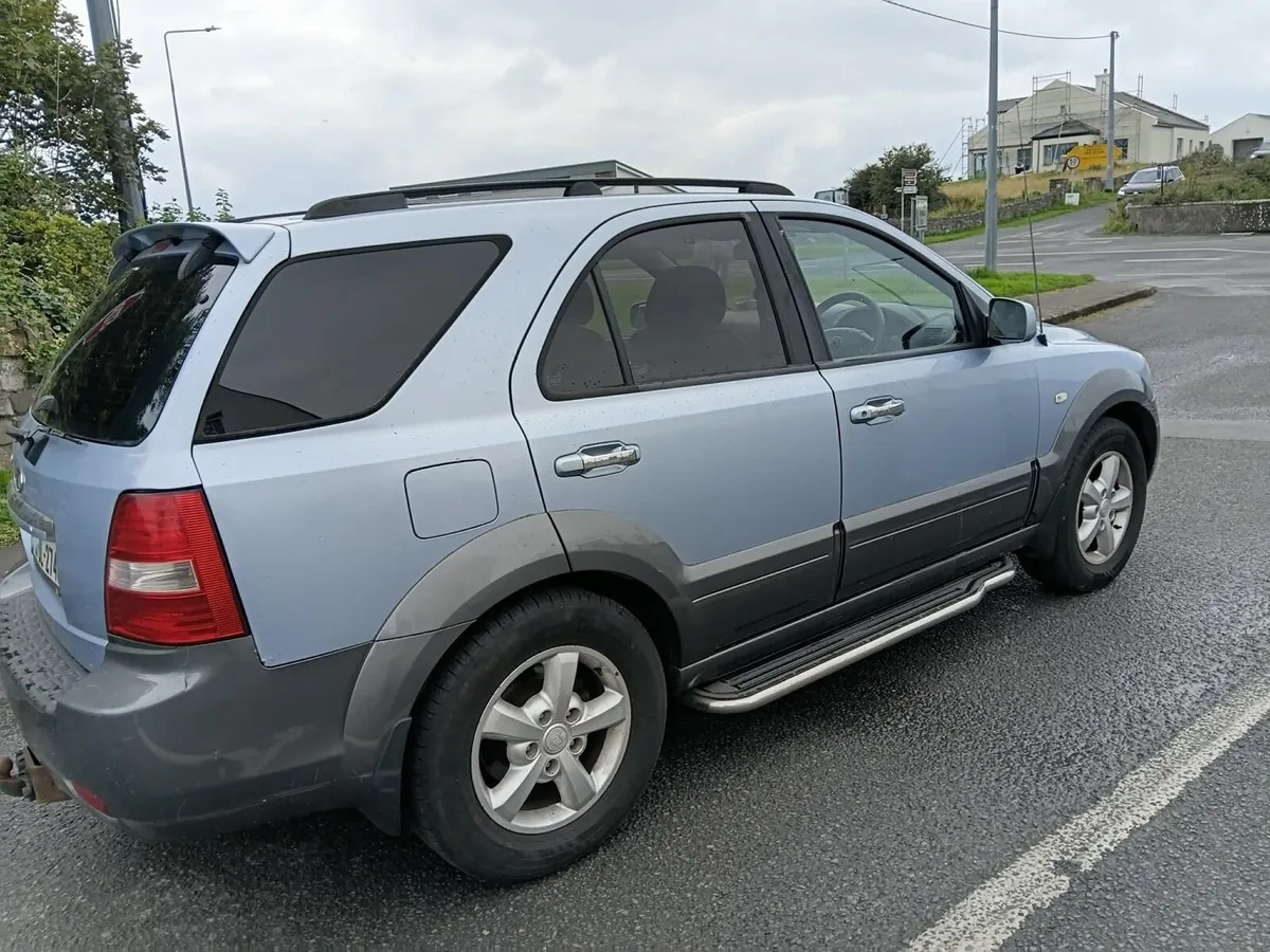2010 Kia Sorento Commercial - Image 3