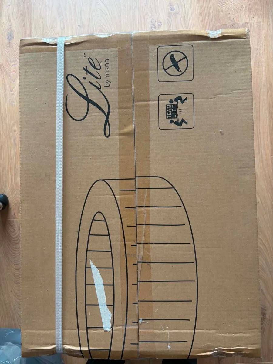 New Lite by mspa hot tub - Image 4