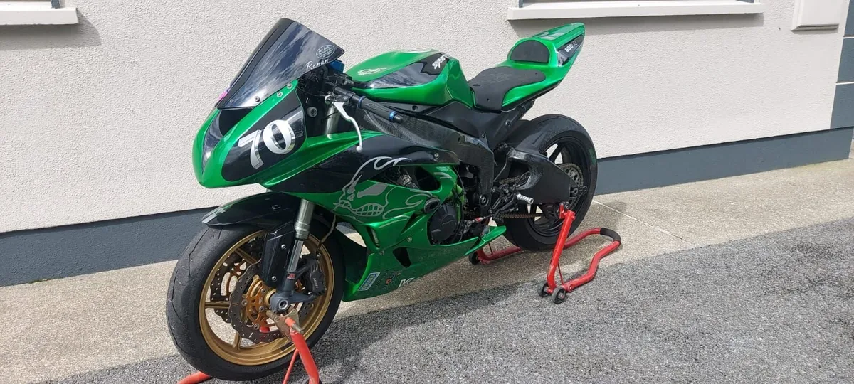 Race bike - Image 1
