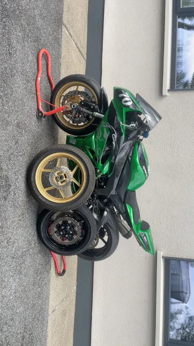 Race bike - Image 4