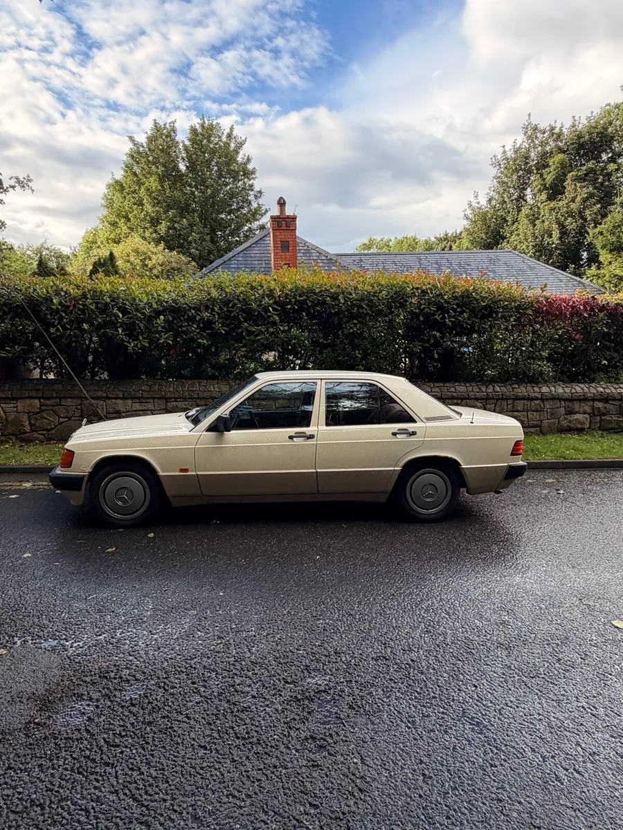 Mercedes 1988 190 2.0 - Image 3