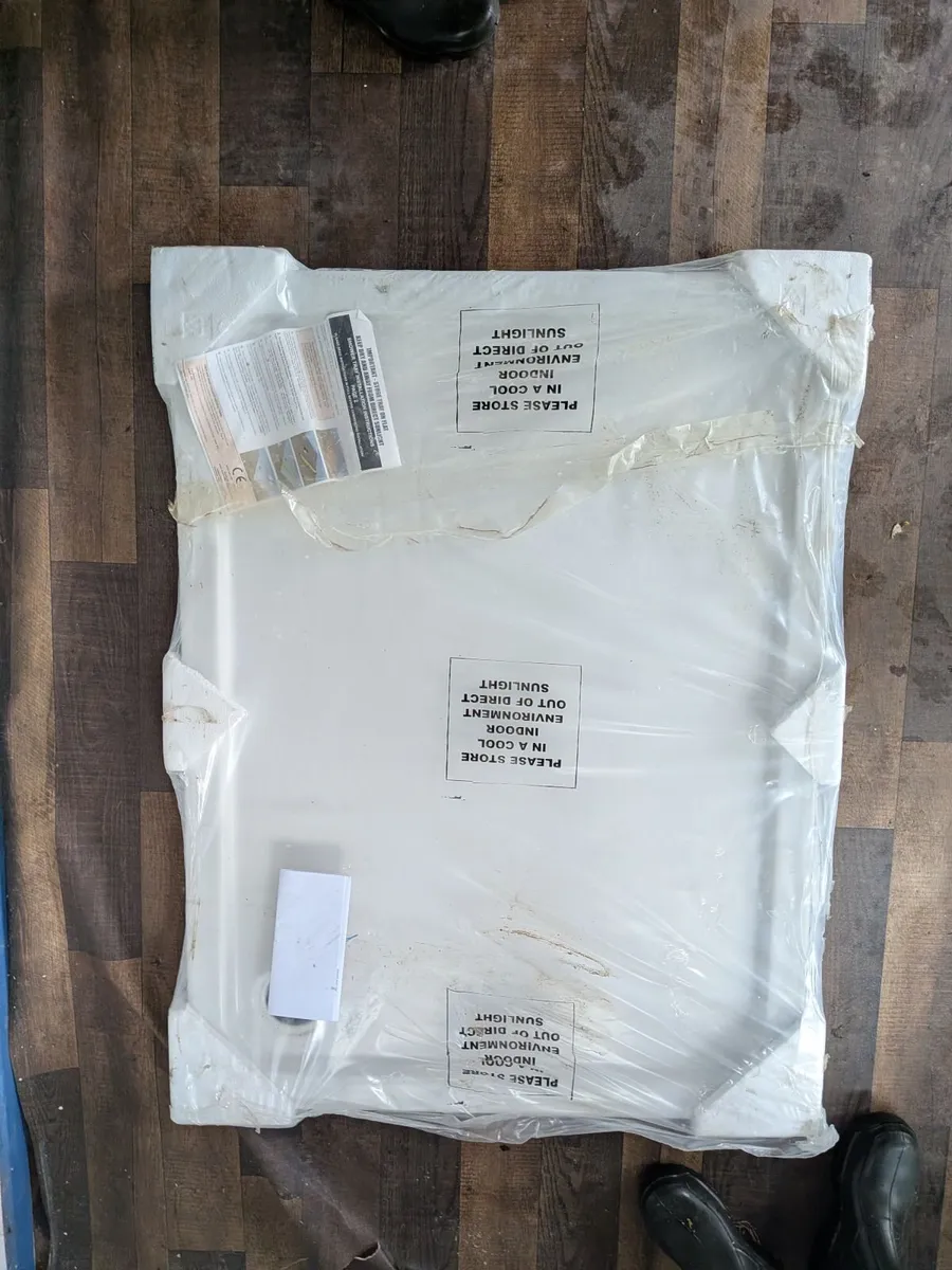 Bathroom fixtures/vanity/tiles/shower tray - Image 2