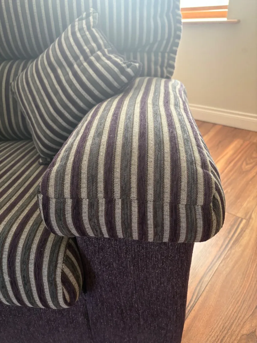 2 Seater couch - Image 2