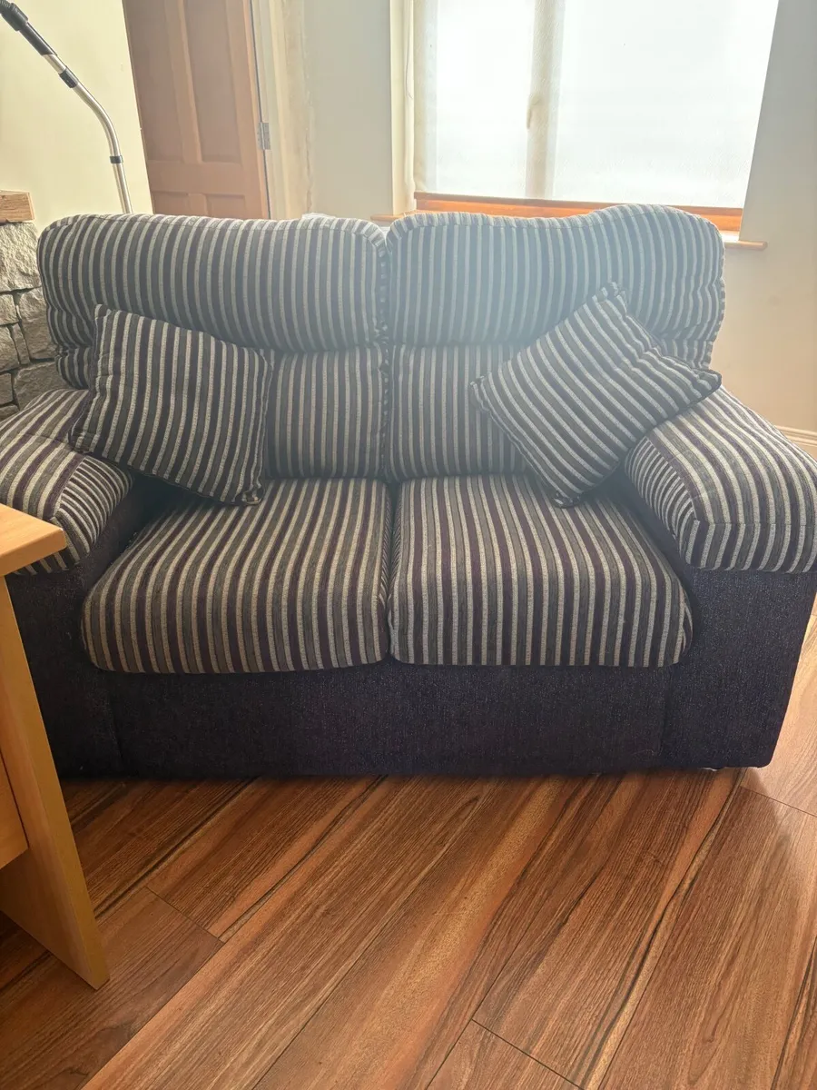 2 Seater couch - Image 1