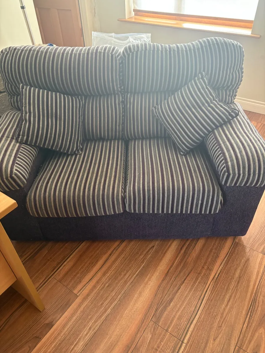 2 Seater couch - Image 3