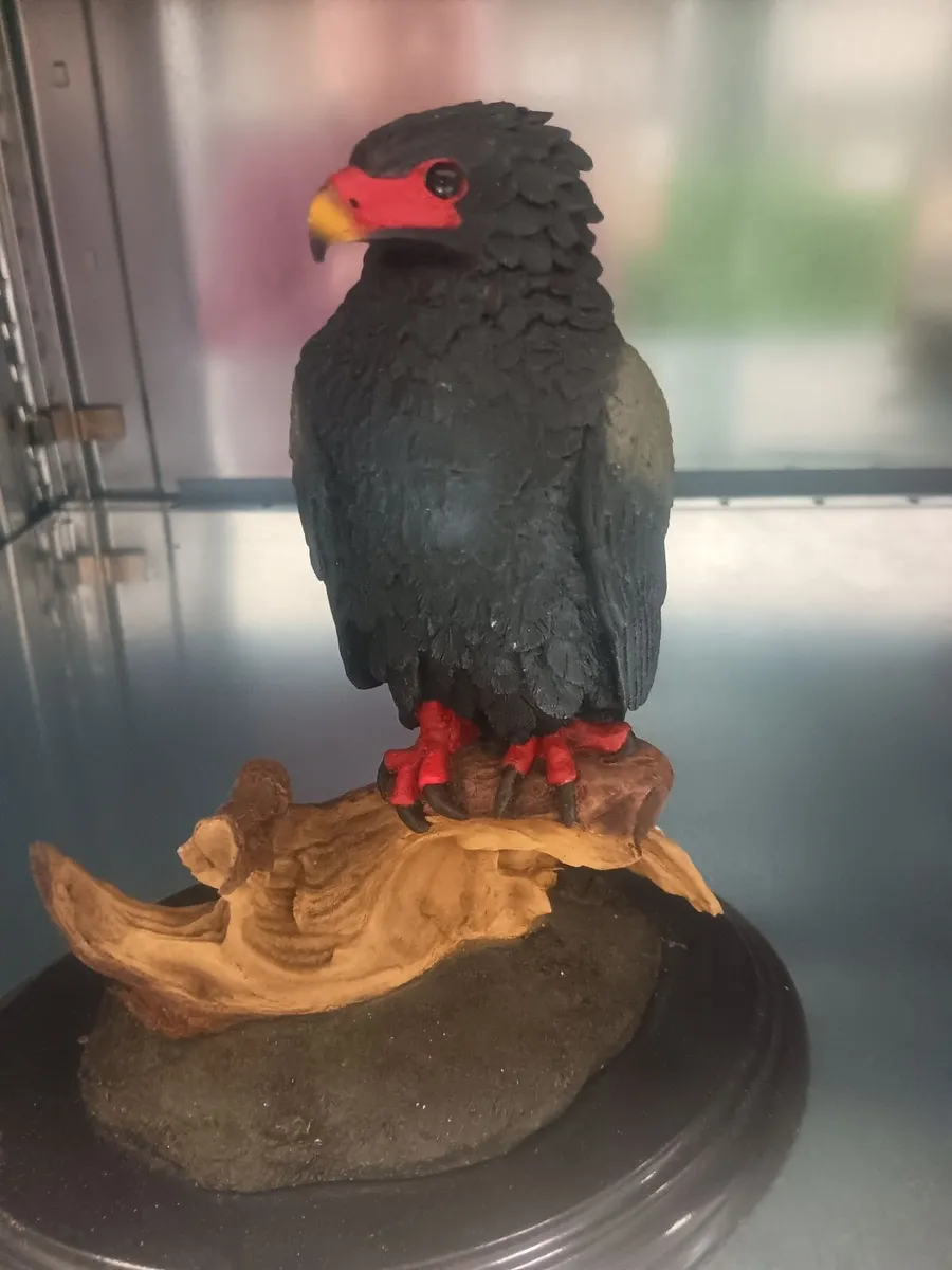 Wildlife figurine - Image 1