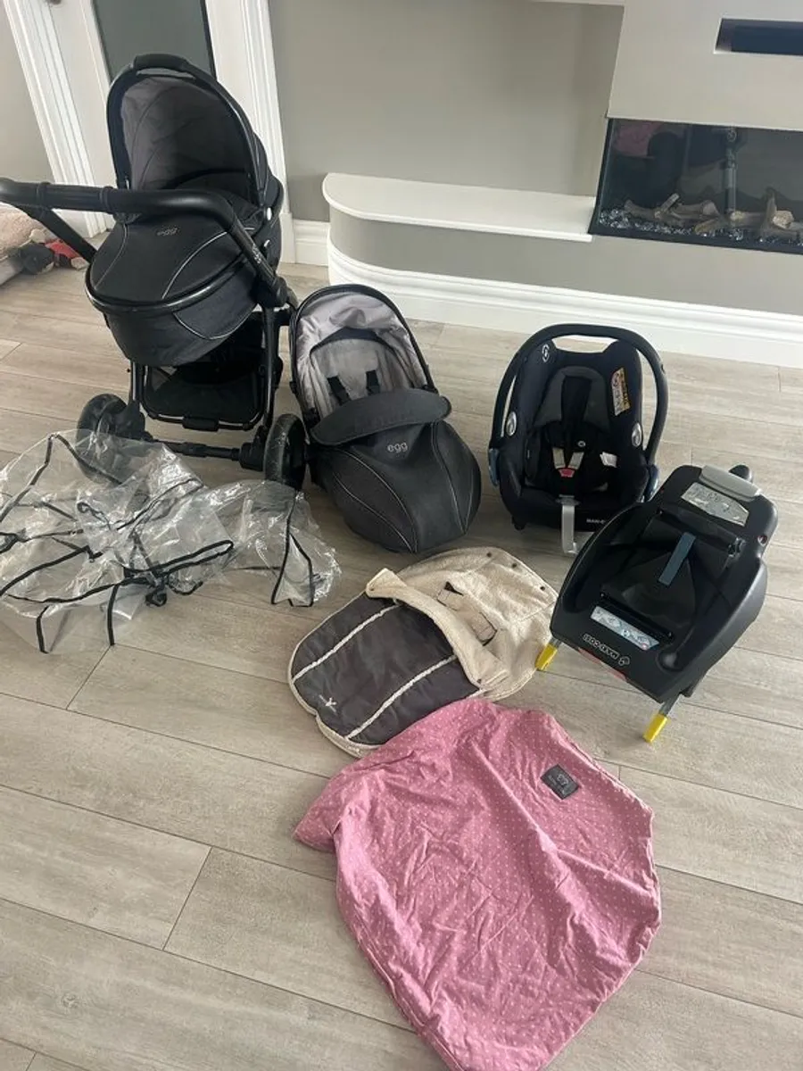 Egg stroller and carrycot travel system - Image 2