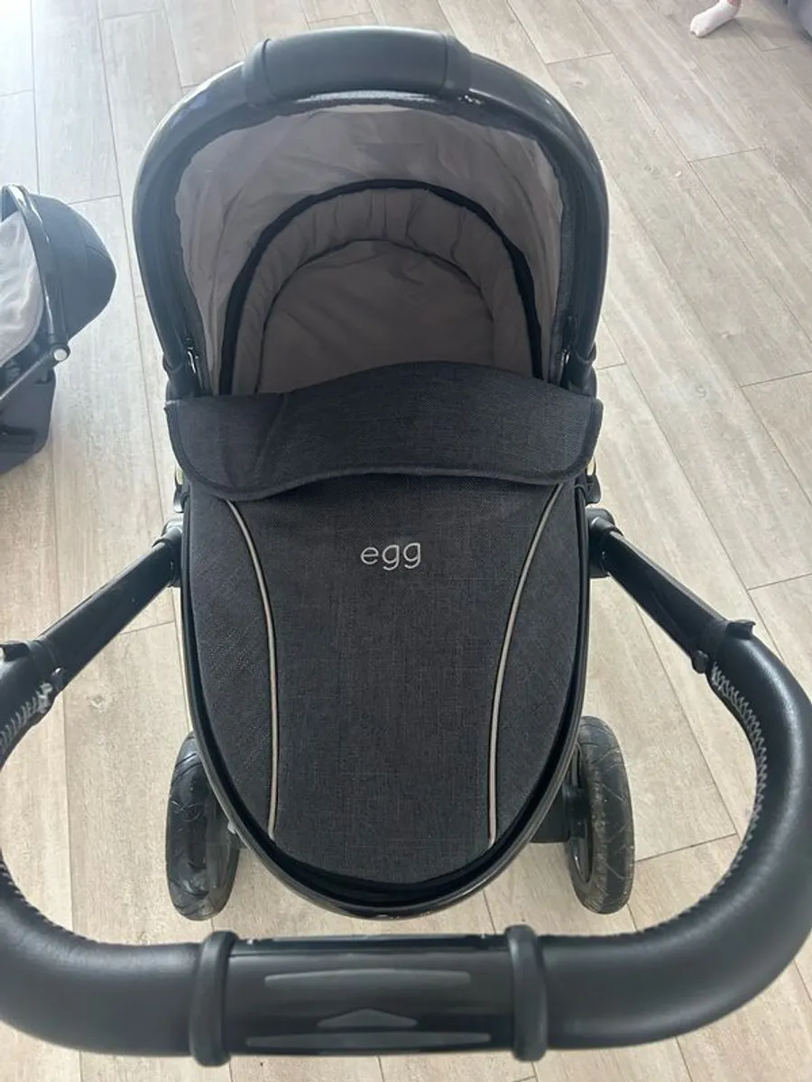 Egg stroller and carrycot travel system - Image 4