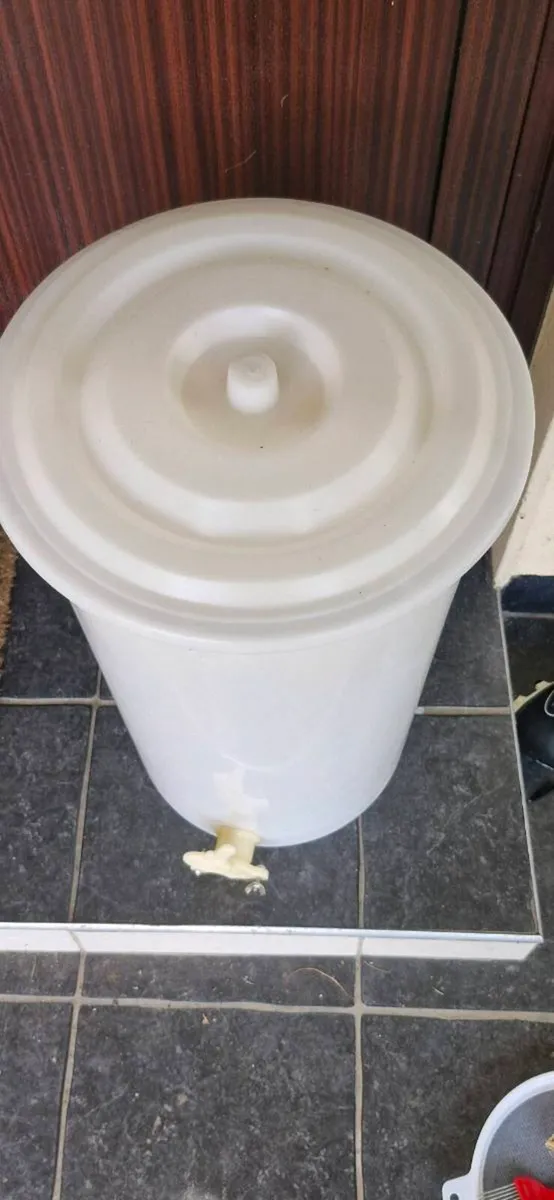 Two-Frame Table Top Honey Extractor - Image 2