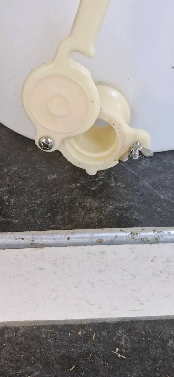 Two-Frame Table Top Honey Extractor - Image 4
