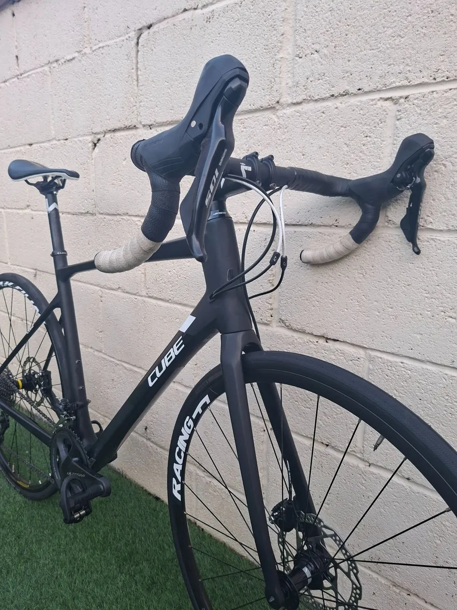 Cube Attain Carbon Road Bike Size Large (56) - Image 4