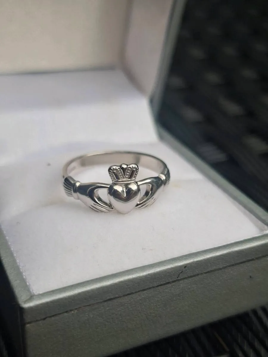 Traditional Irish Sterling Silver Claddagh Ring - Image 3