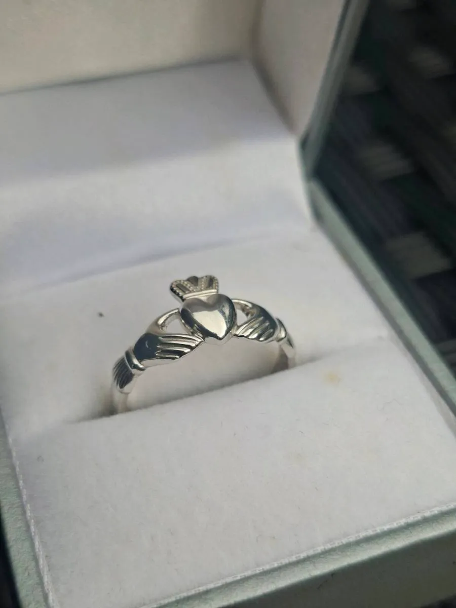 Traditional Irish Sterling Silver Claddagh Ring - Image 2