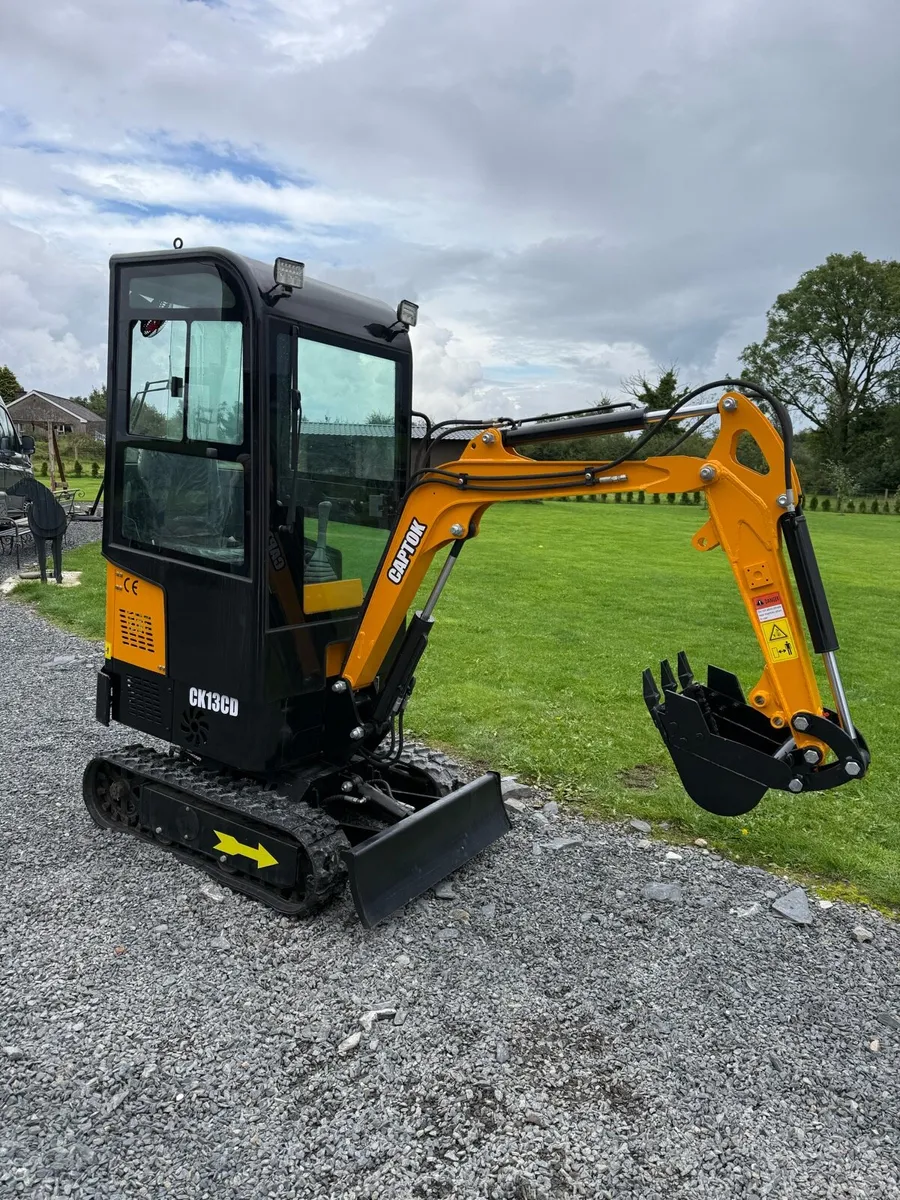 1.2 ton mini digger - Image 1