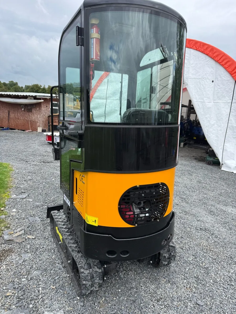 1.2 ton mini digger - Image 4
