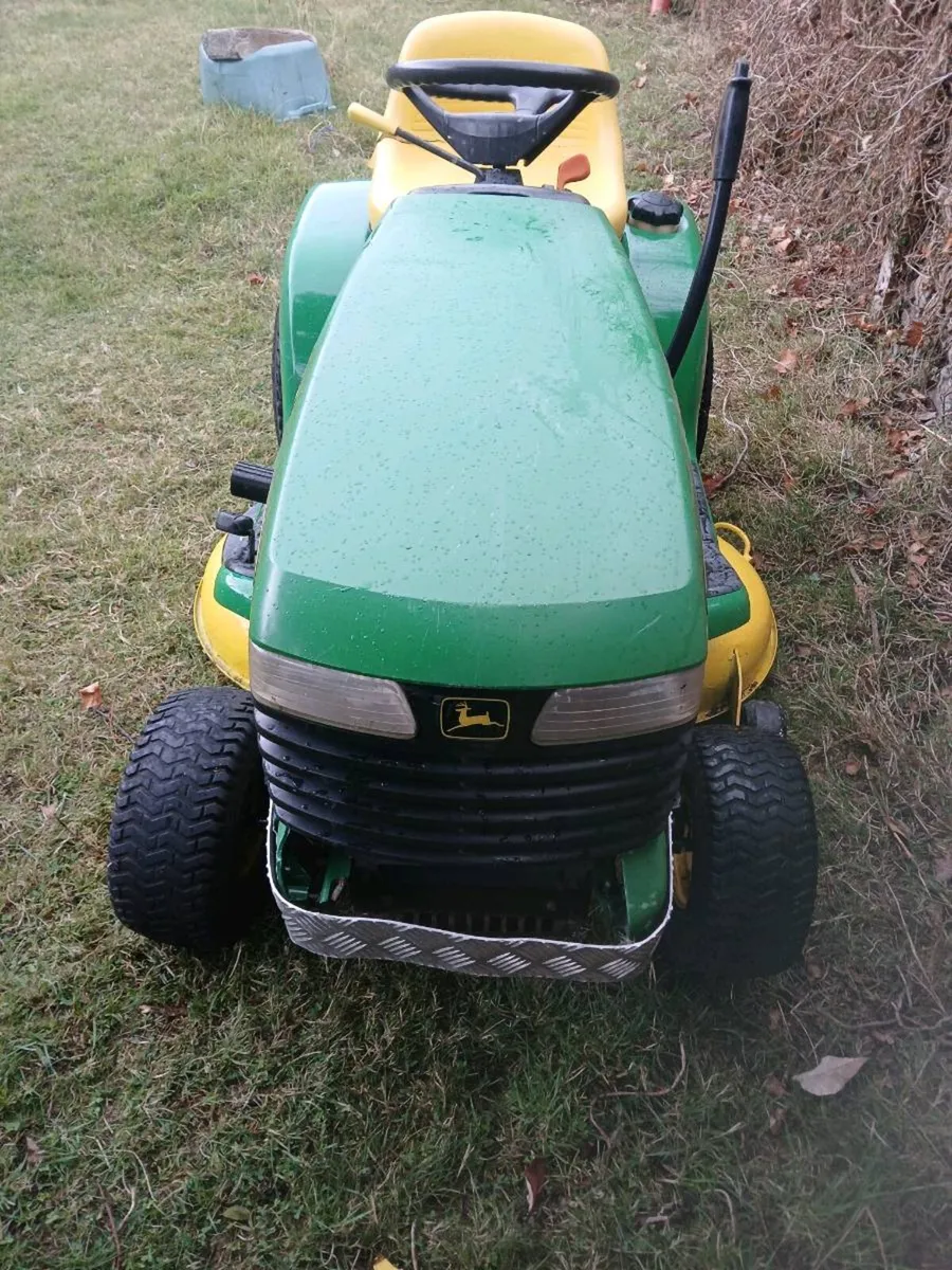 John deere lt155 ride on mower - Image 2