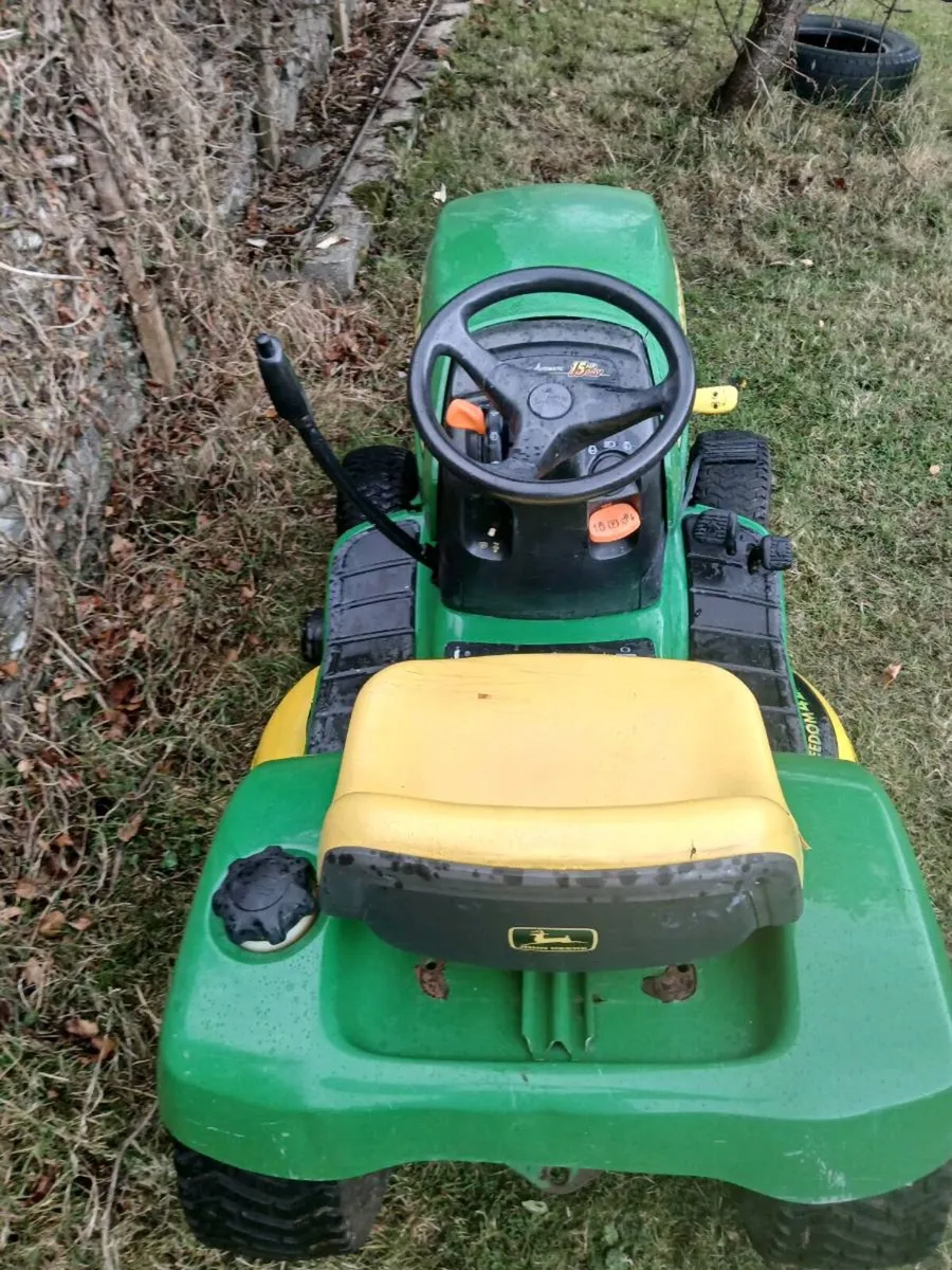 John deere lt155 ride on mower - Image 3